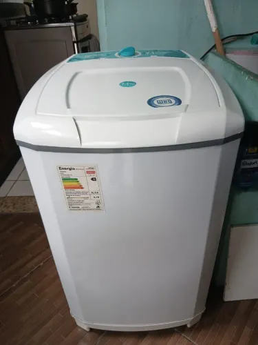 Tanquinho de lavar roupa
