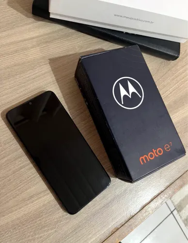 Celular moto E7