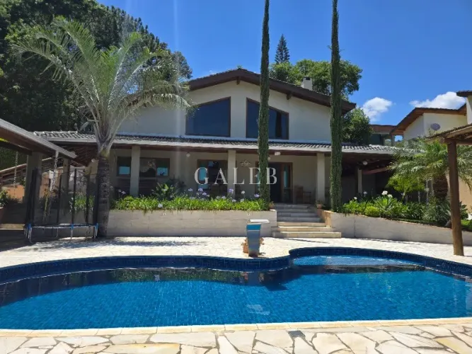 Casa a venda no condomínio Chácara Pedra Grande em Atibaia com 1.000m² de terreno