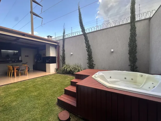 Sobrado em condomínio Vilar Primavera com  03 quartos- Setor Castelo Branco - Goiânia - GO
