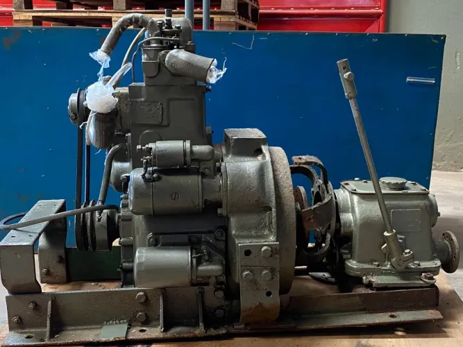 Motor MWM KD12, 1 cilindro, completo com motor de arranque e reversão 10.000,00