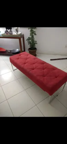 Vendo puff de suede cor cereja, para compor sua sala de estar! 