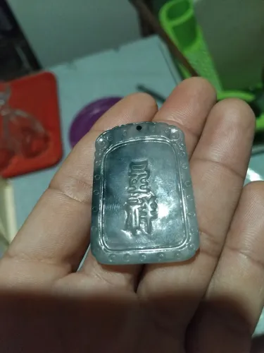 Pingente chines de jadeite 