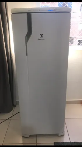 Geladeira Electrolux RFE 39, frostfree  em perfeitas condições, zap *