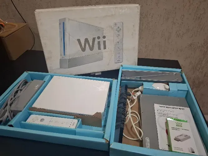 Console Nintendo Wii Branco Completo na Caixa + Jogo Wii Sports