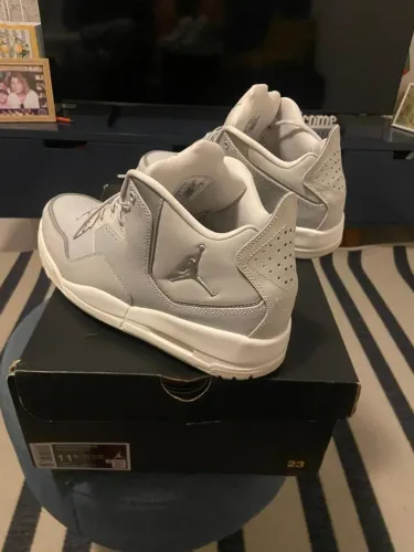 Nike Courtside 23 Cinza (Nunca Usado) ORIGINAL, comprado em loja física na Alemanha.