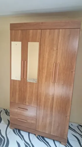 Vendo armário e guarda roupa 