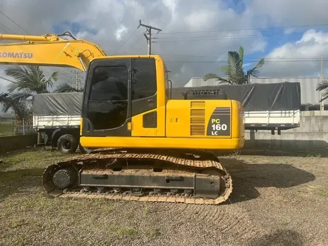 Escavadeira Komatsu PC 160 LC 2015