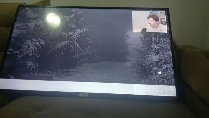 TV led TCL 43' (com detalhe na imagem)