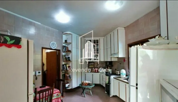 Sobrado no Jardim Leonor Morumbi 600m² 4 dormitórios 4 suítes 6 banheiros 4 vagas