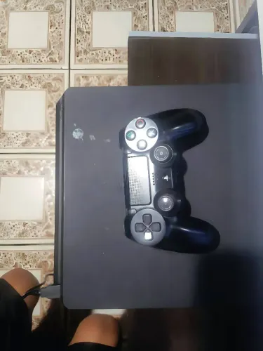 Ps4- 1 Controle Original- Slim 500GB- Um jogo de brinde