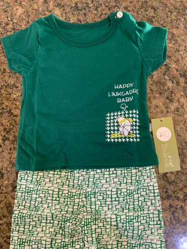 Vende-se conjuntinho infantil pra bebê 6-9 