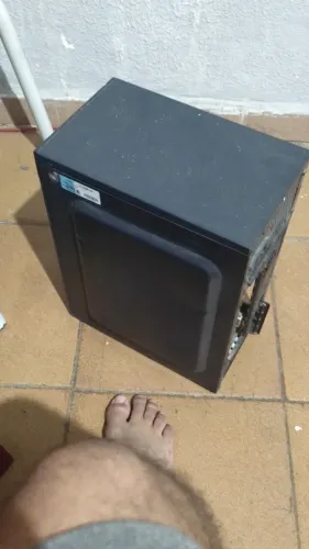 Computador (gabinete) para escritorio/estudar