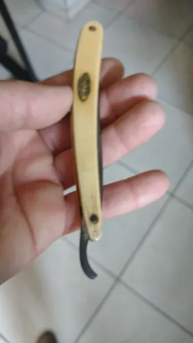 Navalha de barbear antiga 