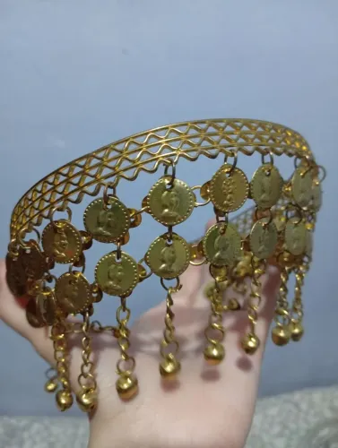 Tiara de moedas e sinos