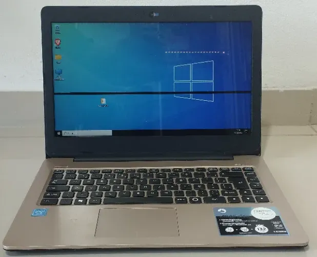 Notebook Positivo Stilo Colors XC3552 Com Detalhe na tela