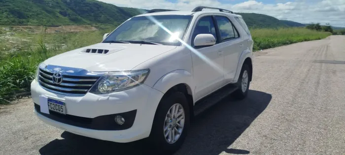 Toyota Hilux SW4 SRV D4-d 4X4 3.0 TDI Dies. AUT 2012