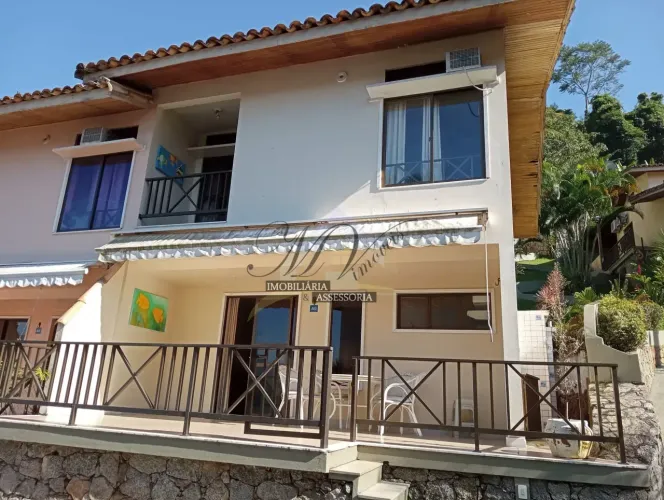 Casa em condomínio, 3 quartos, 2 banheiros, piscina, sauna e Pria Privativa.