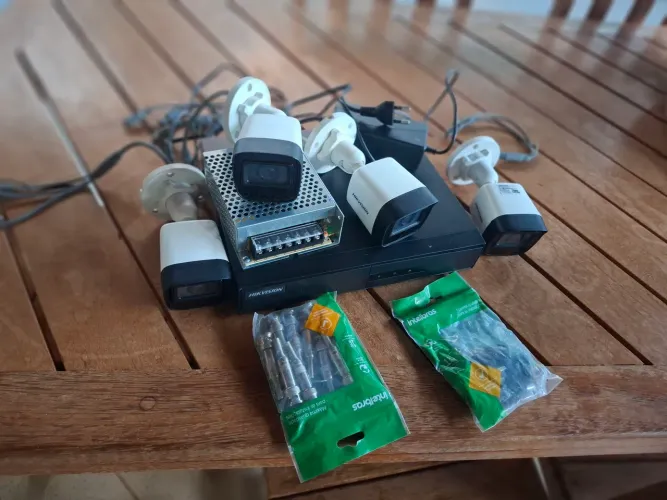 Kit dvr com 4 canais com 4 câmera