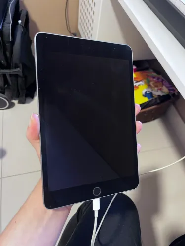 Ipad mini 4 - bem conservado