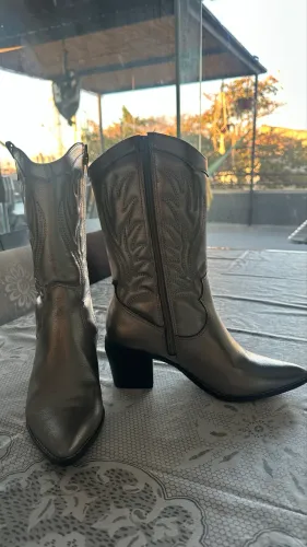 Vende-se bota viamart 