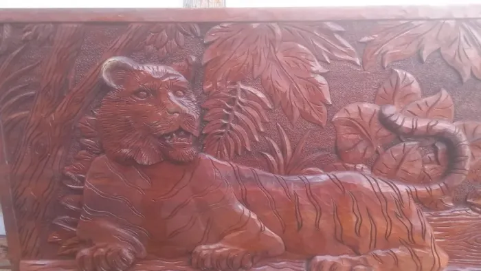 Quadro entalhado na madeira Onça pintada