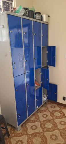 Armario escaninho 16 portas usado