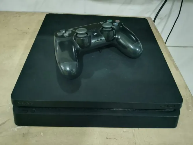 Playstation 4 slim