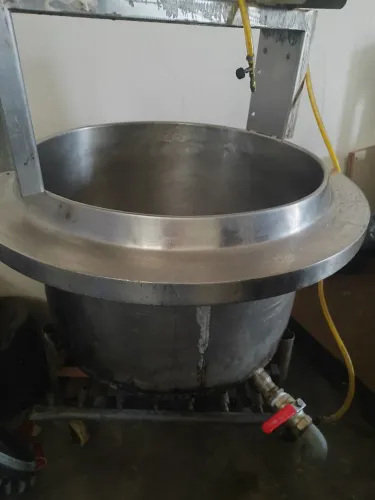 Vendo tacho pra cozimento e fritura a gás 80 litros 