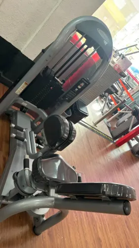 Equipamentos de Academia Completos (Matrix, Rigueto, Konnem)