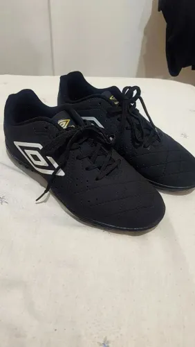 Chuteira Umbro Neo Striker