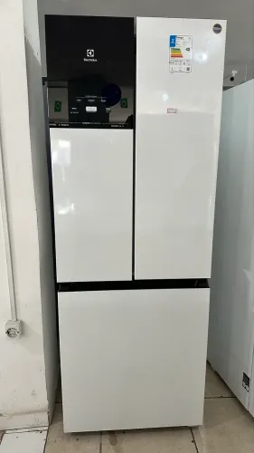 Geladeira Electrolux 3 portas 
