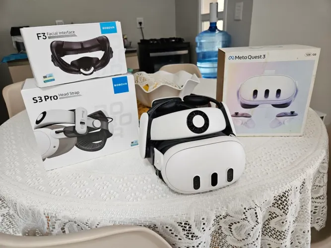 Meta Quest 3 128gb + Bobo VR S3 Pro + Bobo F3