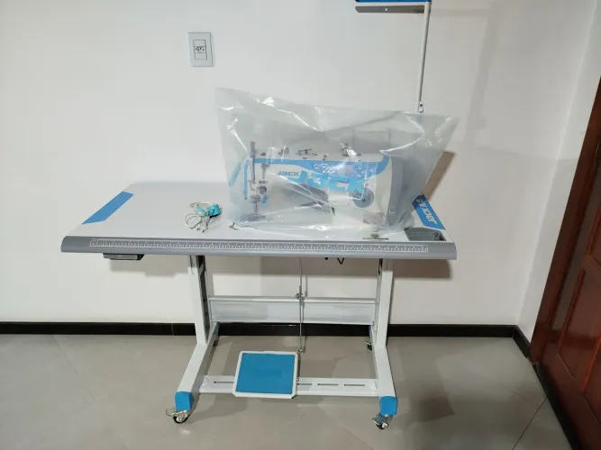 Máquina de Costura Reta Eletrônica A4 Jack