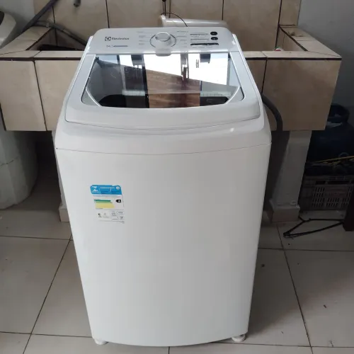 Máquina de lavar Eletrolux 14 kg care