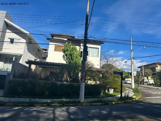 Casa a venda e locação no Condomínio Real Park em Mogi das Cruzes-SP