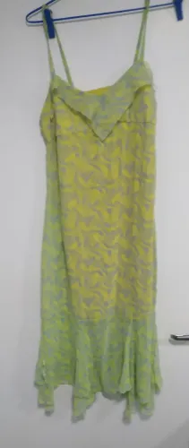 Vestido assimétrico midi