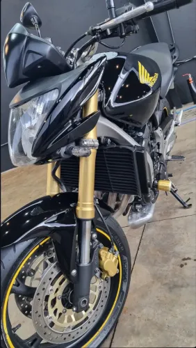 Moto zera sem detalhes escape original pneus zeros aceito troca do meu interesse