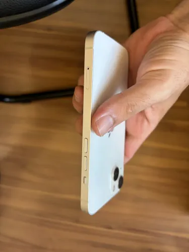 iPhone 13 seminovo com nota fiscal e carregador 