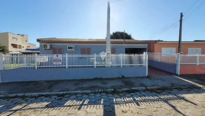 Casa Semi Mobiliada Disponível Para Locação Em Baln. Arroio Do Silva!