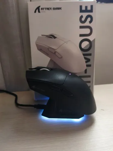 Mouse gamer X11 com dock de carregamento 