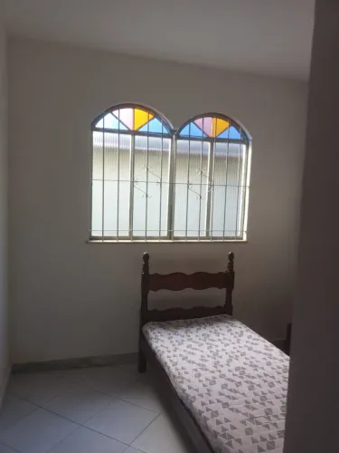 Alugo quarto mobiliado