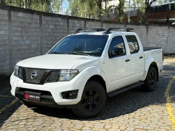 Nissan Frontier SV AT. CD 4X4 2.5 TB Dies. Aut. 2016