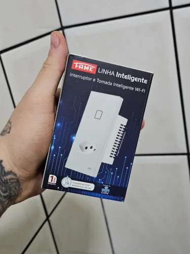 INTERRUPTOR TOMADA 10a FAME