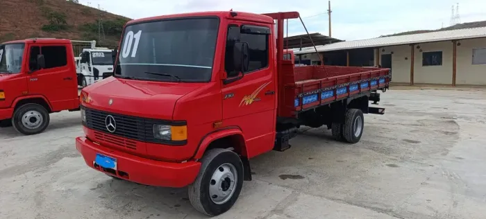 710 CARROCERIA VERMELHA 2001/2001