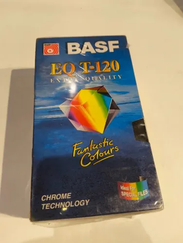 fitas de vídeo VHS virgens da marca BASF, modelo EQ Extra Quality T-120 "Fantastic Colours