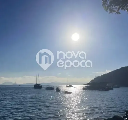 Urca | Casa 3 quartos, sendo 1 suite