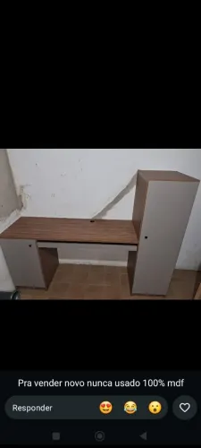Mesa para escritório, com armário 