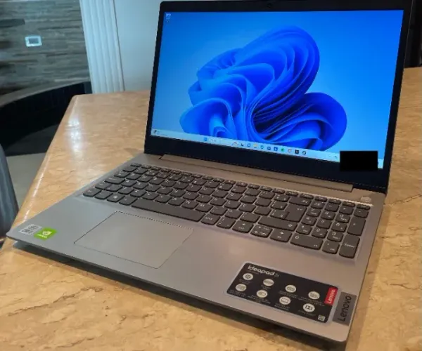 Notebook Lenovo i7 c/ NVIDIA MX330 muito bem conservado.