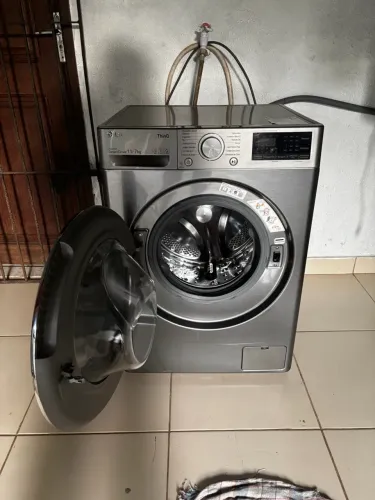 Máquina de lava e seca LG